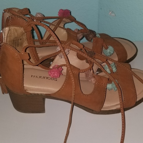 Pompom sandals - Picture 2 of 4